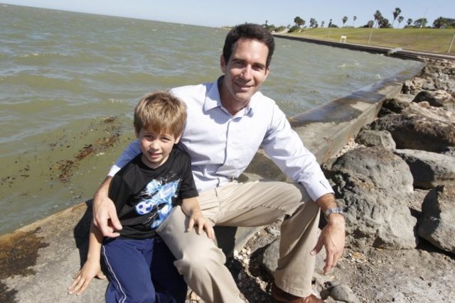 Jace and Jack Tunnell on the beach. Photo credit: Corpus Christi Caller Times
